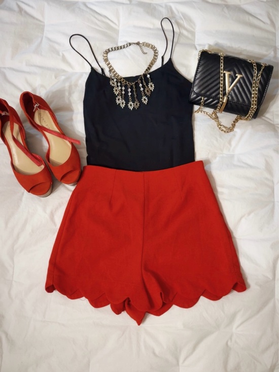 Monteau Los Angeles Pants - Monteau Red Scalloped Shorts